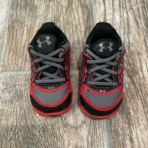 Under Armour tennis shoes